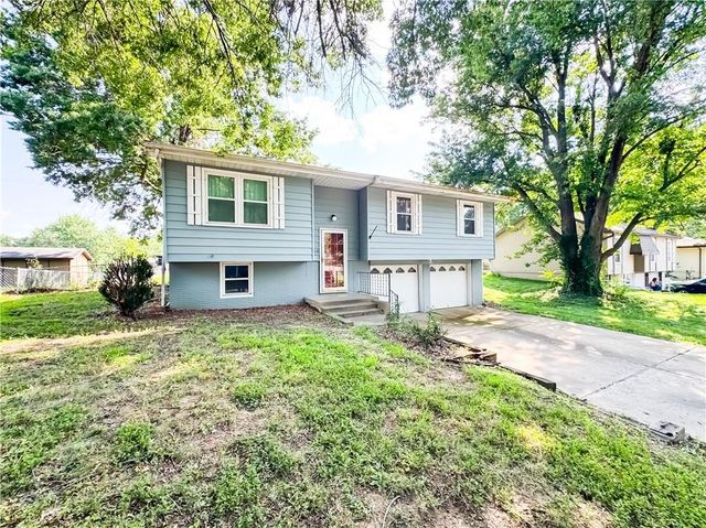 1403 Blueberry Drive, Harrisonville, MO 64701