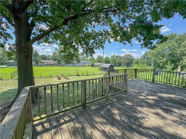1403 Blueberry Drive, Harrisonville, MO 64701