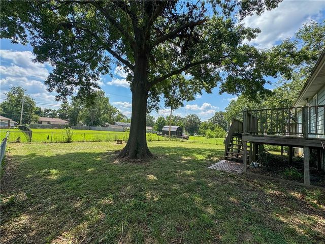 1403 Blueberry Drive, Harrisonville, MO 64701