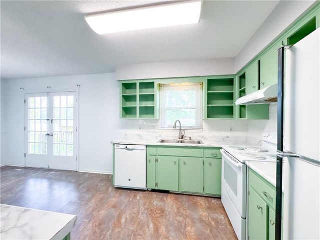 1403 Blueberry Drive, Harrisonville, MO 64701