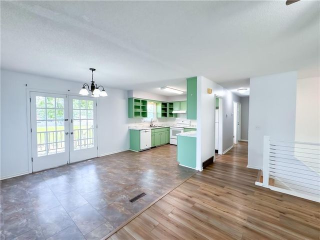 1403 Blueberry Drive, Harrisonville, MO 64701