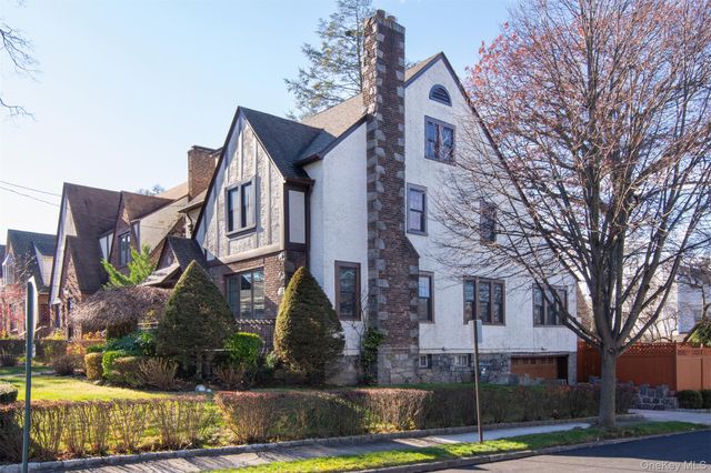 233 Kneeland Avenue, Yonkers, NY 10705
