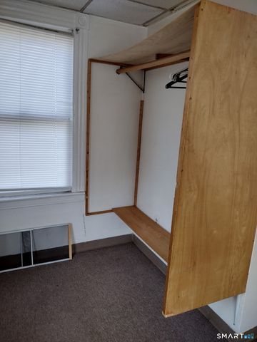 807 East Main Street, Waterbury, CT 06705