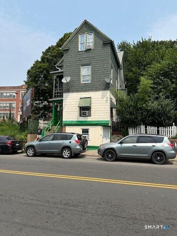 807 East Main Street, Waterbury, CT 06705