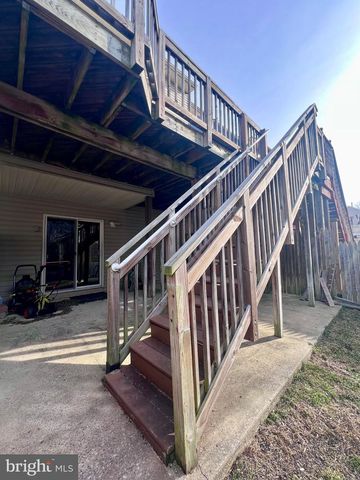 142 COUPLES DR, Newark, DE 19702