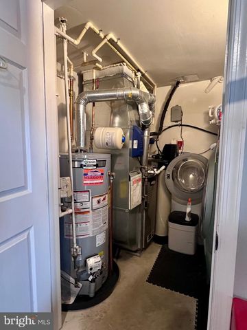 142 COUPLES DR, Newark, DE 19702