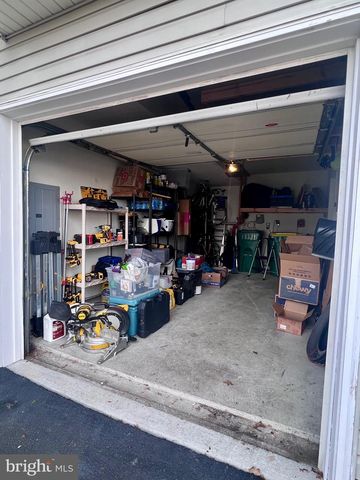 142 COUPLES DR, Newark, DE 19702