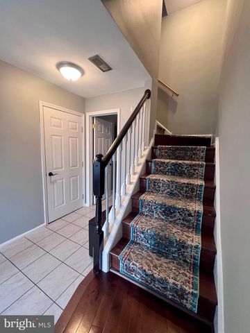 142 COUPLES DR, Newark, DE 19702