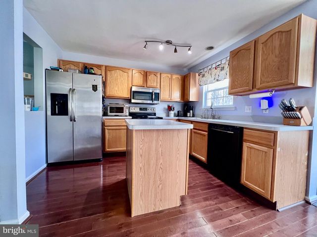 142 COUPLES DR, Newark, DE 19702