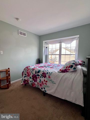 142 COUPLES DR, Newark, DE 19702