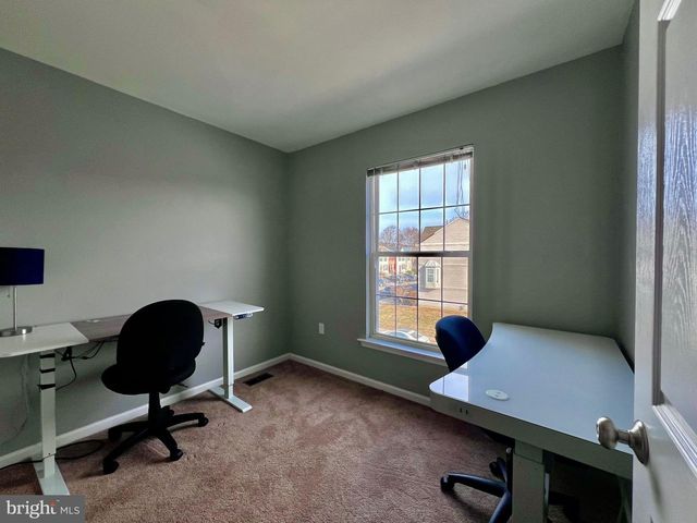 142 COUPLES DR, Newark, DE 19702