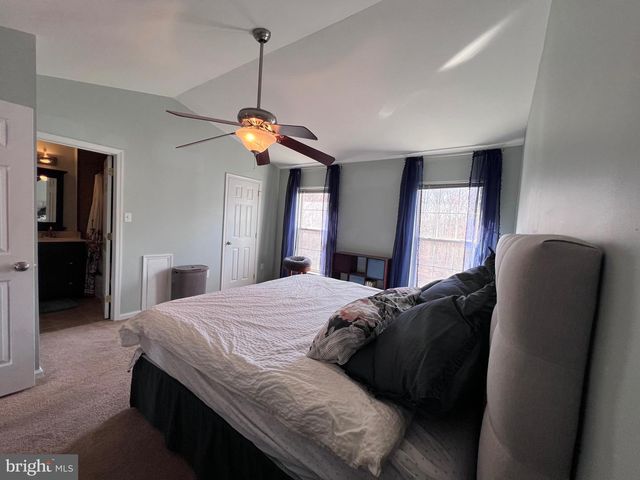 142 COUPLES DR, Newark, DE 19702