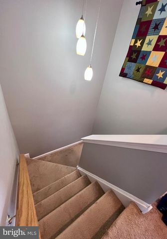 142 COUPLES DR, Newark, DE 19702