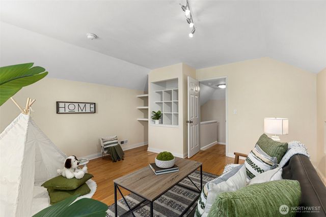 914 McKenzie Avenue, Bremerton, WA 98337