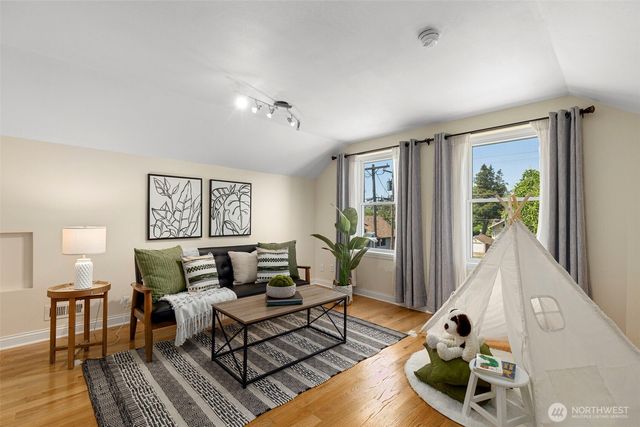 914 McKenzie Avenue, Bremerton, WA 98337