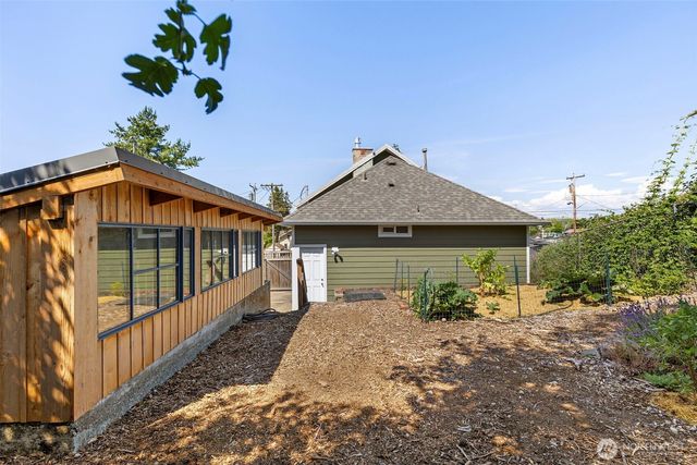 914 McKenzie Avenue, Bremerton, WA 98337