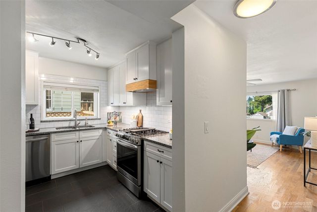 914 McKenzie Avenue, Bremerton, WA 98337