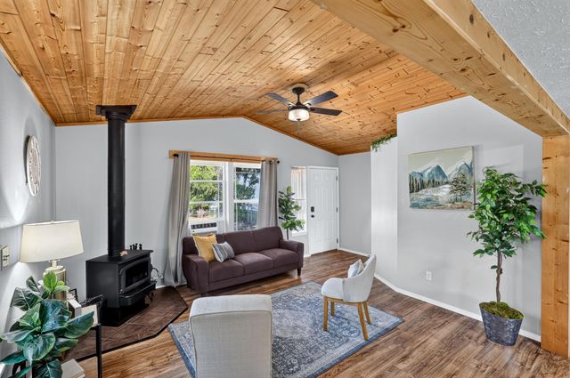 2422 N WALL St, Spokane, WA 99205