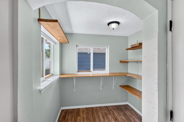 2422 N WALL St, Spokane, WA 99205