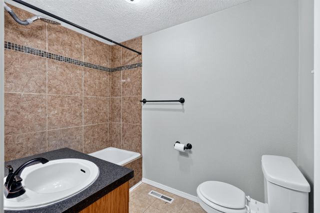 2422 N WALL St, Spokane, WA 99205
