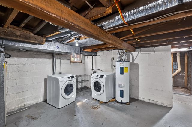 2422 N WALL St, Spokane, WA 99205