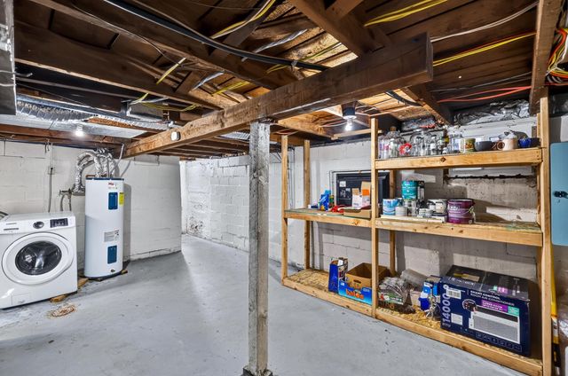 2422 N WALL St, Spokane, WA 99205
