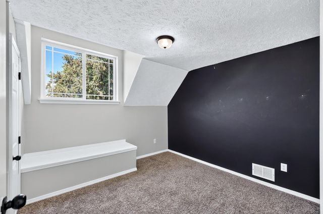 2422 N WALL St, Spokane, WA 99205