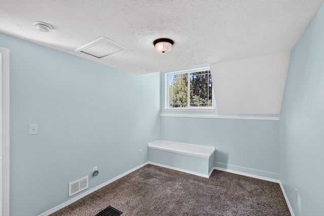 2422 N WALL St, Spokane, WA 99205