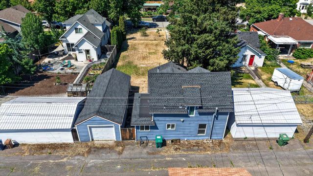 2422 N WALL St, Spokane, WA 99205