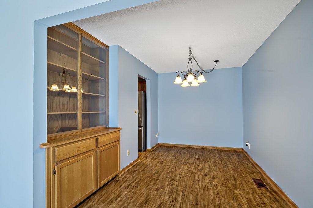 1224 Landmark Trail S, Hopkins, MN 55343 — photo 4