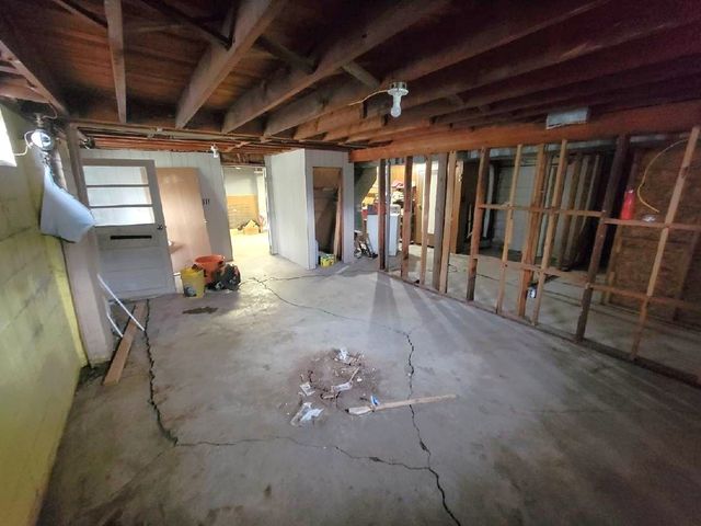 606 S 5th Street, Knoxville, IA 50138