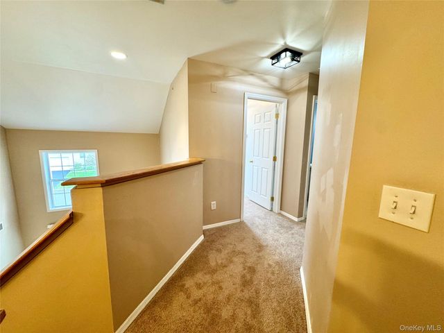 87 Kettles Lane, Medford, NY 11763
