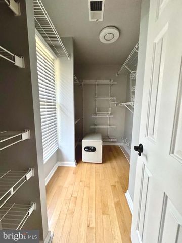 10931 PARK RD, Fairfax, VA 22030