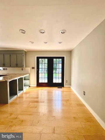 10931 PARK RD, Fairfax, VA 22030