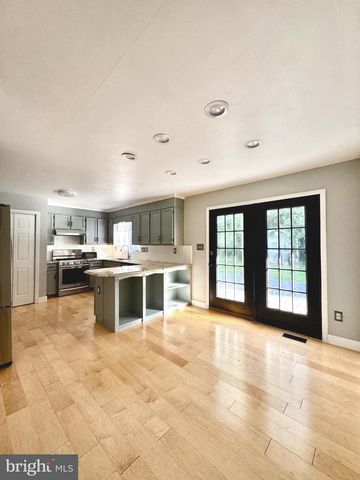 10931 PARK RD, Fairfax, VA 22030