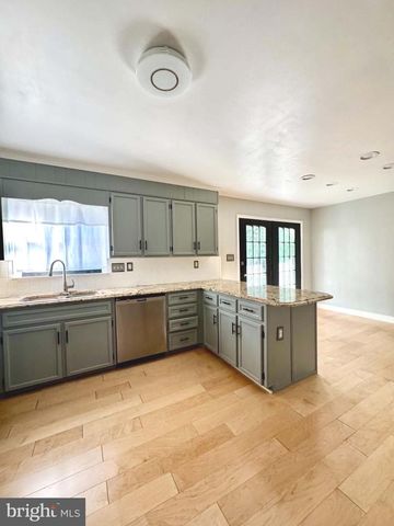 10931 PARK RD, Fairfax, VA 22030