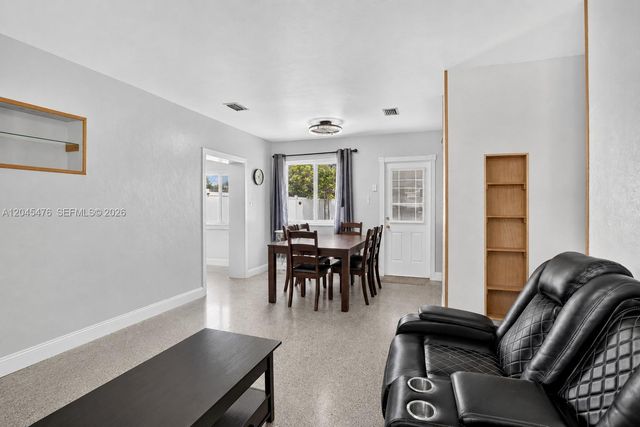 7331 Garfield St, Hollywood, FL 33024