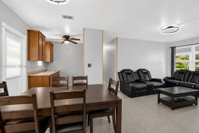 7331 Garfield St, Hollywood, FL 33024