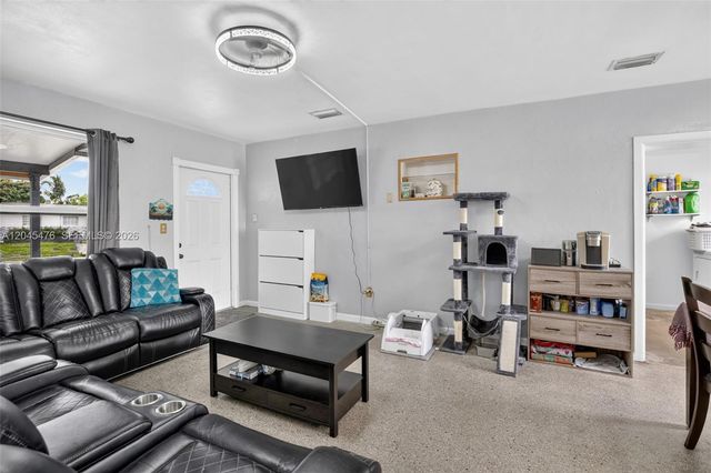 7331 Garfield St, Hollywood, FL 33024