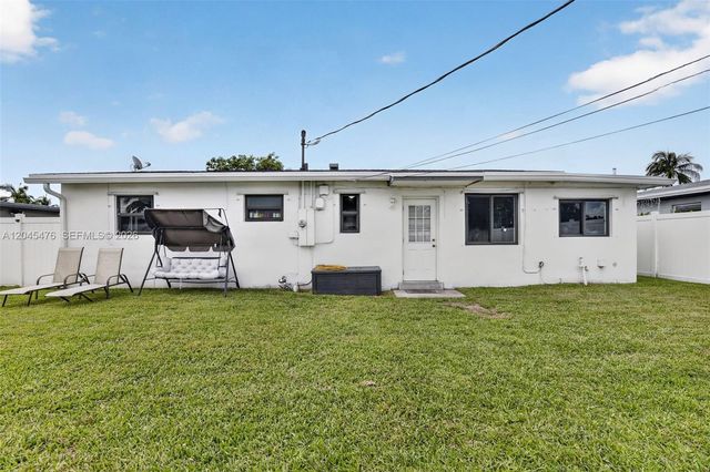 7331 Garfield St, Hollywood, FL 33024