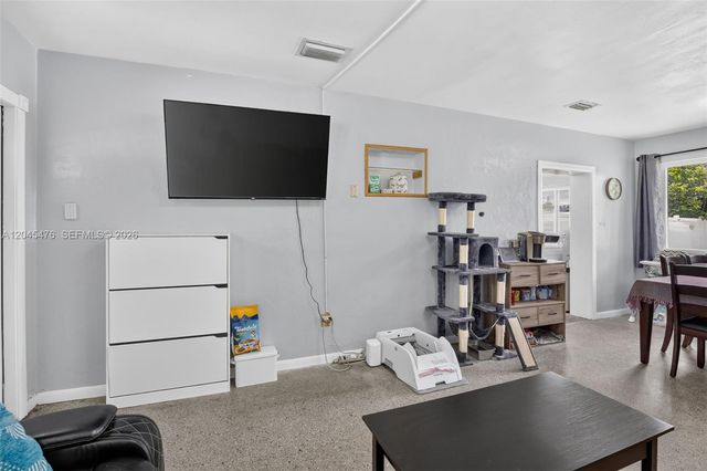 7331 Garfield St, Hollywood, FL 33024
