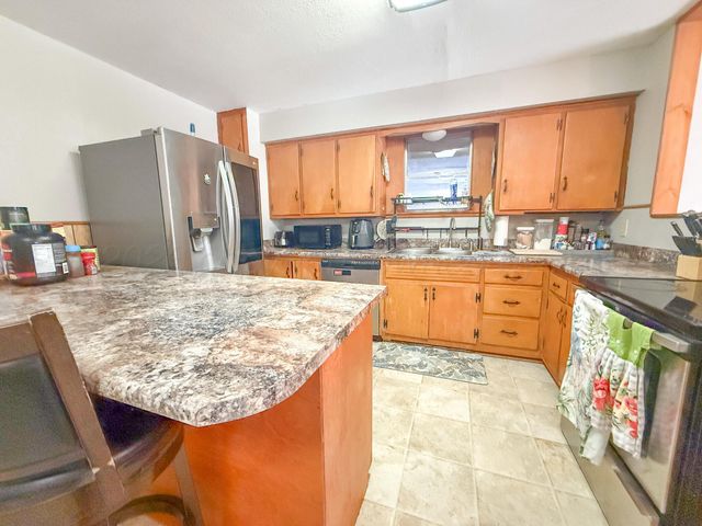 702 S Canadian Street, Wheeler, TX 79096