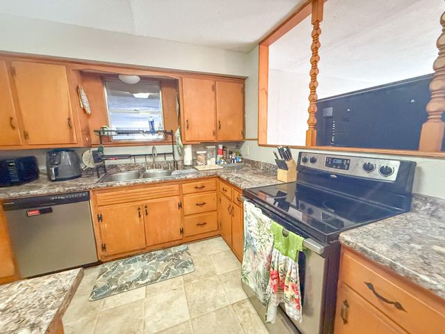 702 S Canadian Street, Wheeler, TX 79096