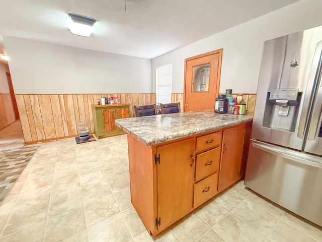 702 S Canadian Street, Wheeler, TX 79096