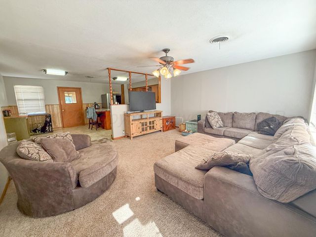 702 S Canadian Street, Wheeler, TX 79096