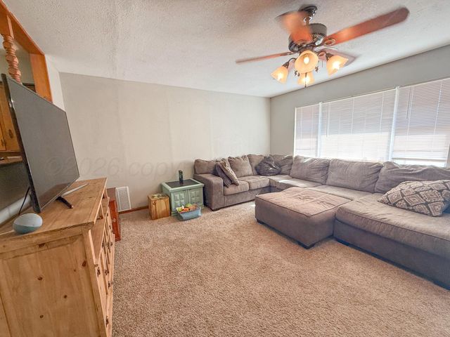 702 S Canadian Street, Wheeler, TX 79096