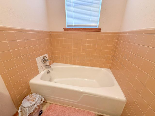 702 S Canadian Street, Wheeler, TX 79096