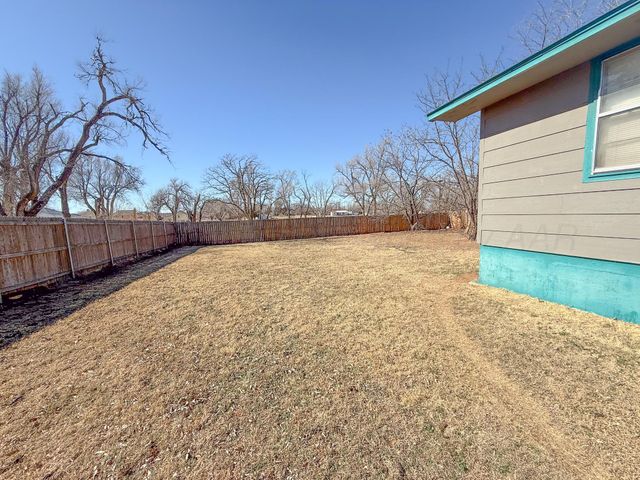 702 S Canadian Street, Wheeler, TX 79096