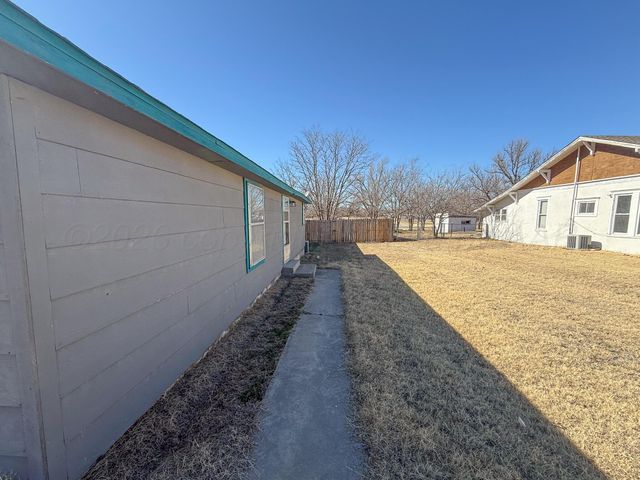 702 S Canadian Street, Wheeler, TX 79096