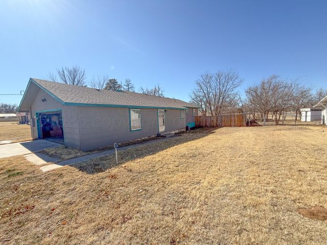 702 S Canadian Street, Wheeler, TX 79096